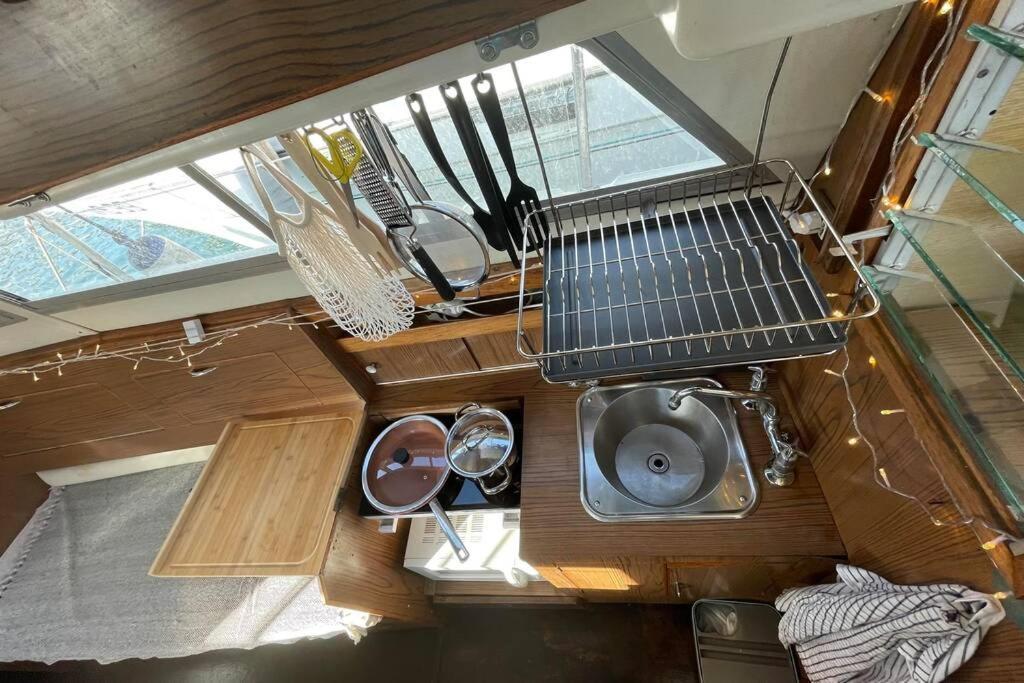Hotel Beautiful 70s vintage yacht boat in Barcelona Sant Adria de Besos Exterior foto