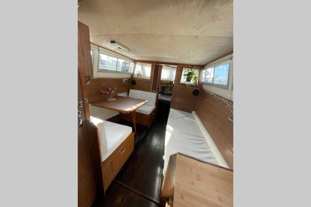 Hotel Beautiful 70s vintage yacht boat in Barcelona Sant Adria de Besos Exterior foto