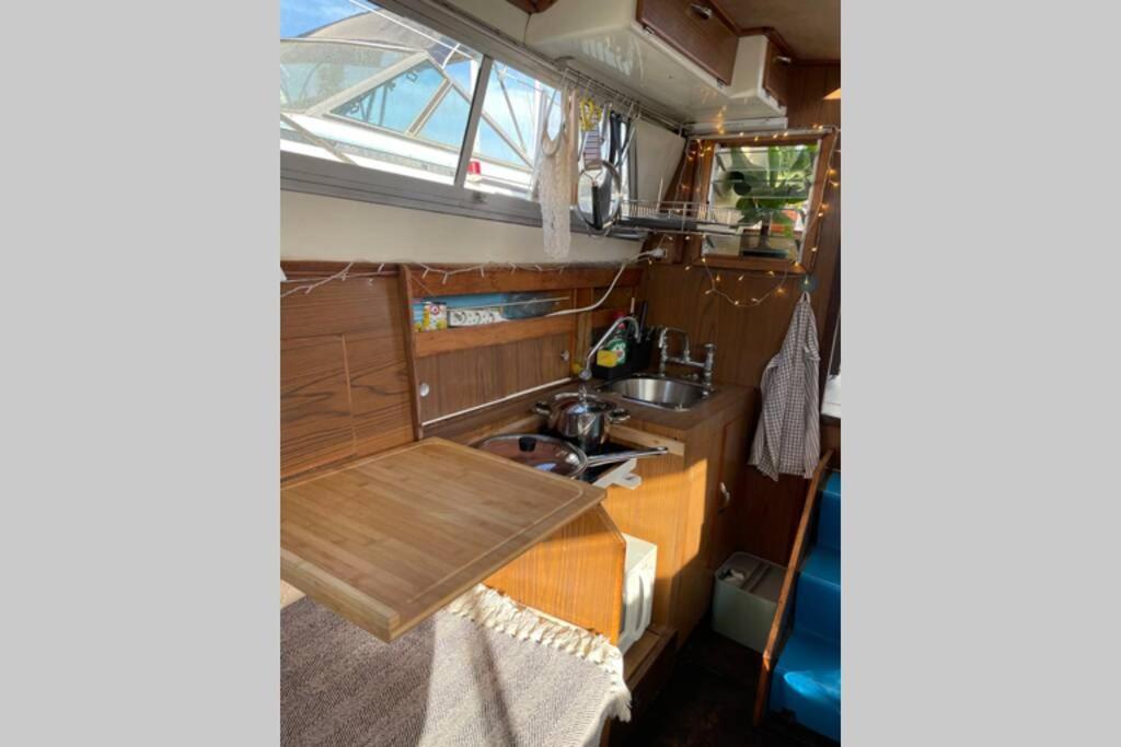 Hotel Beautiful 70s vintage yacht boat in Barcelona Sant Adria de Besos Exterior foto
