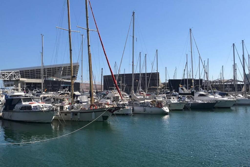 Hotel Beautiful 70s vintage yacht boat in Barcelona Sant Adria de Besos Exterior foto