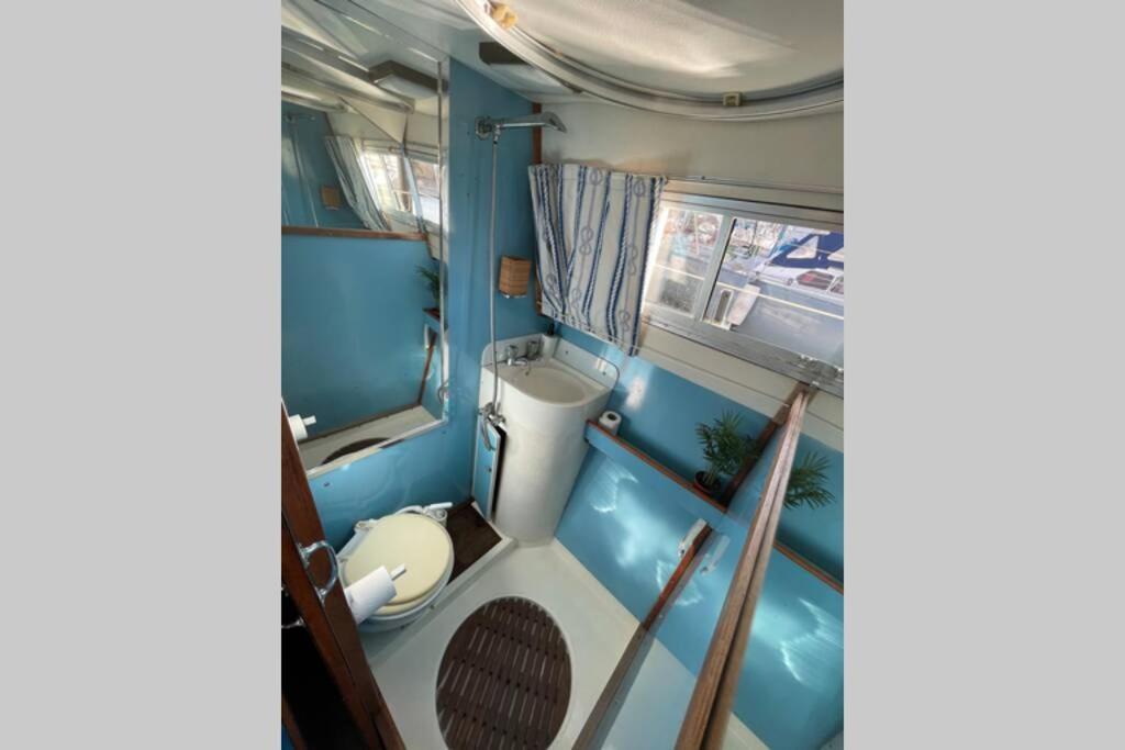 Hotel Beautiful 70s vintage yacht boat in Barcelona Sant Adria de Besos Exterior foto