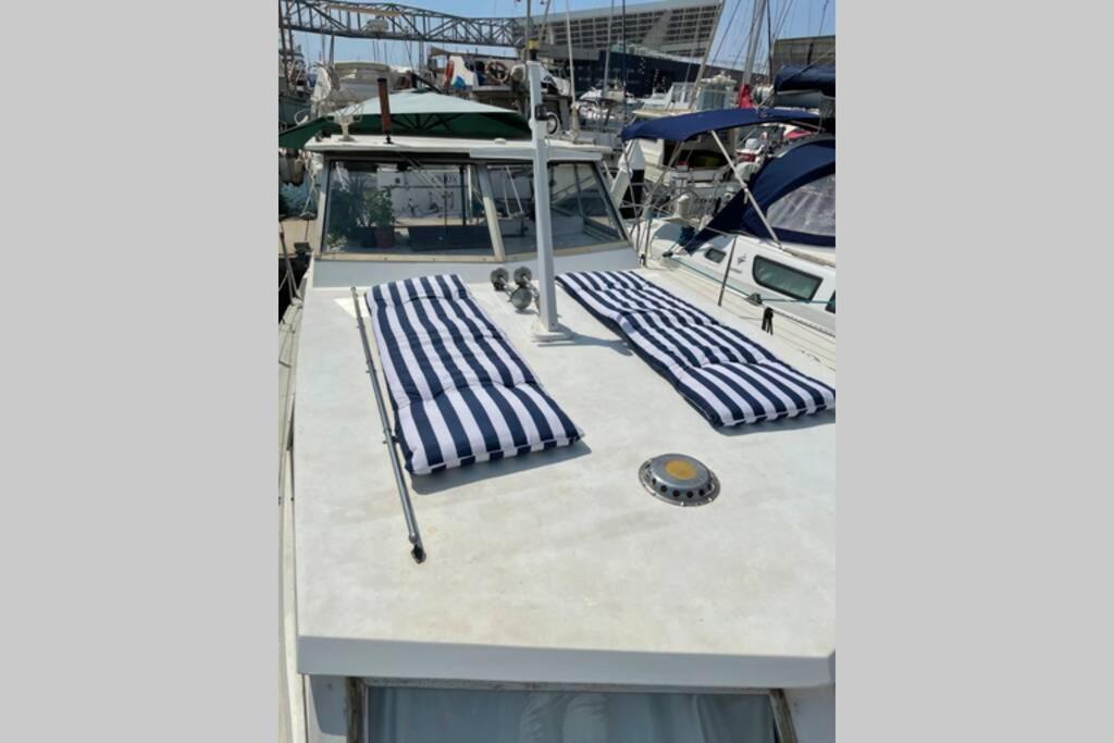 Hotel Beautiful 70s vintage yacht boat in Barcelona Sant Adria de Besos Exterior foto