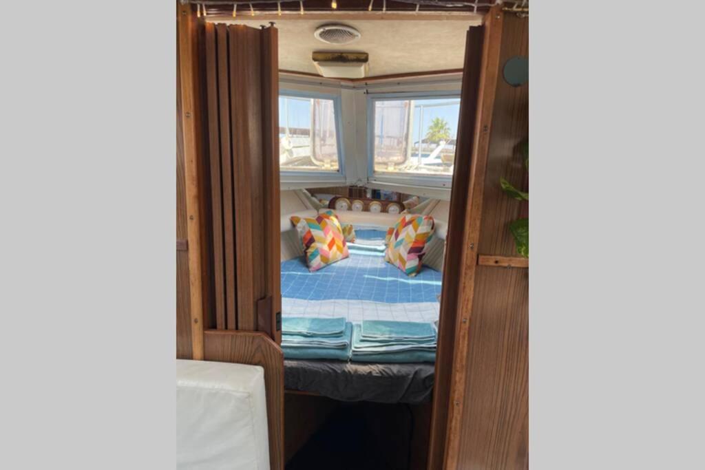 Hotel Beautiful 70s vintage yacht boat in Barcelona Sant Adria de Besos Exterior foto